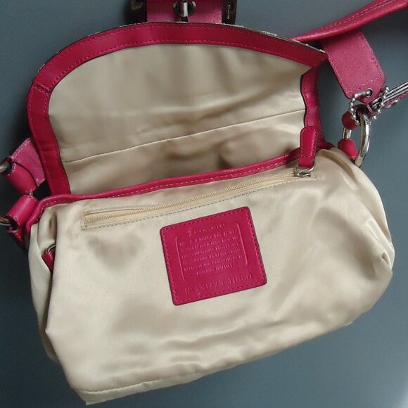 Coach M0773-11860 Soho leather trim shoulder bag. - Picture 11 of 16